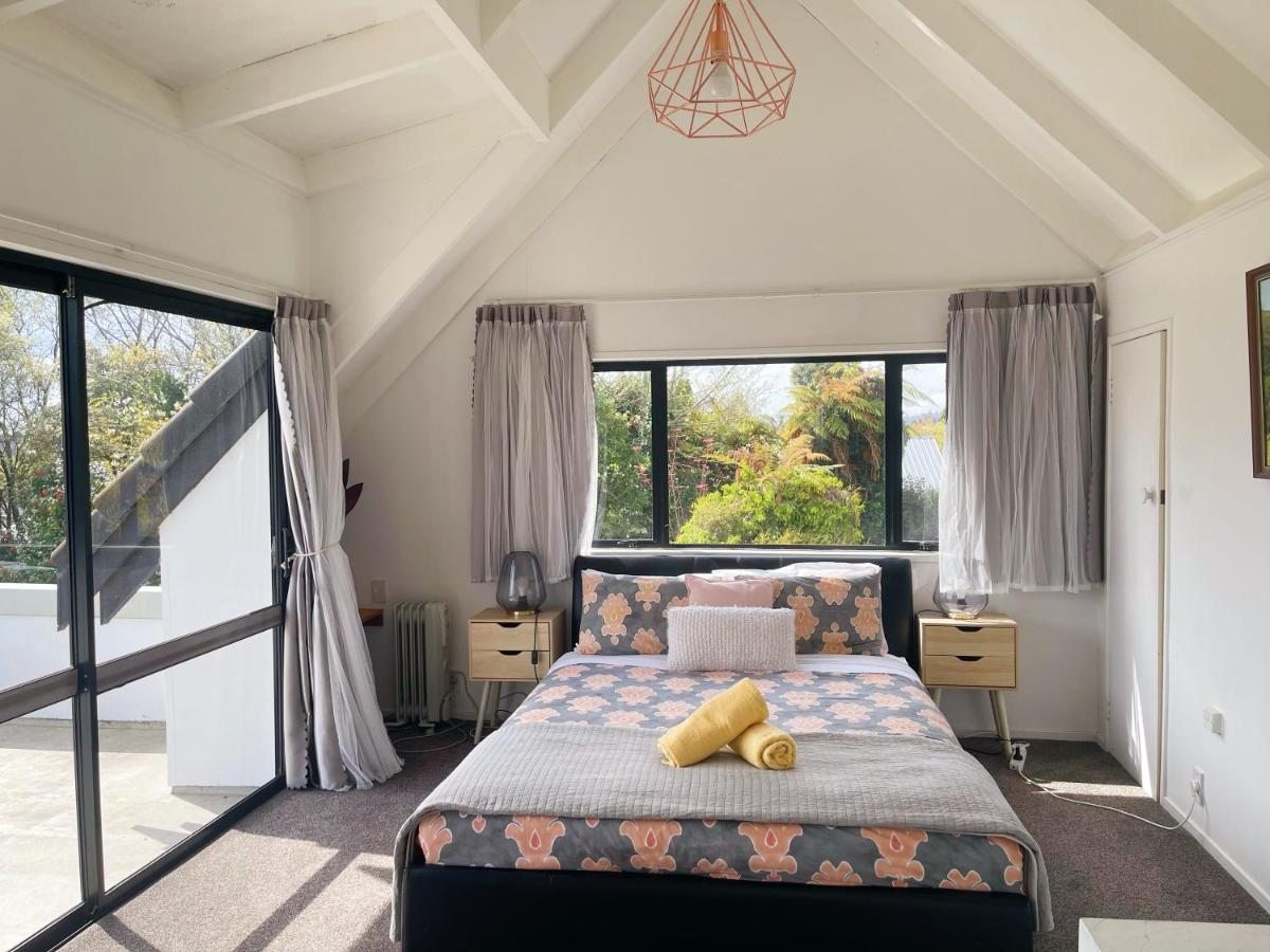 Rotorua Redwood Retreat Villa ภายนอก รูปภาพ
