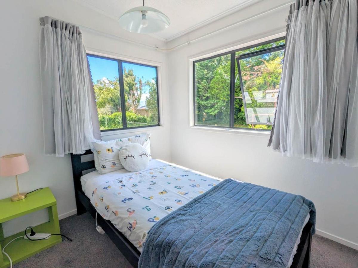 Rotorua Redwood Retreat Villa ภายนอก รูปภาพ