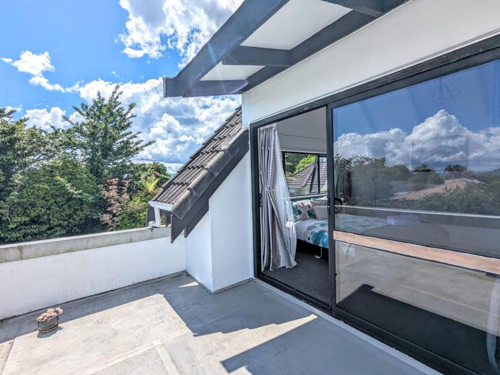 Rotorua Redwood Retreat Villa ภายนอก รูปภาพ